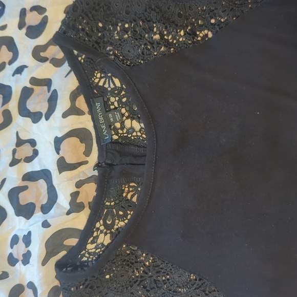 Lane Bryant Knit Tank w/ Lace & Button Accents, size 18/20 - Picture 3 of 5